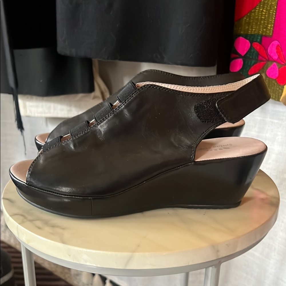 Women's Black Wedge Sandals